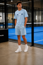 Bermuda homme premium Off Court bleu ciel porté