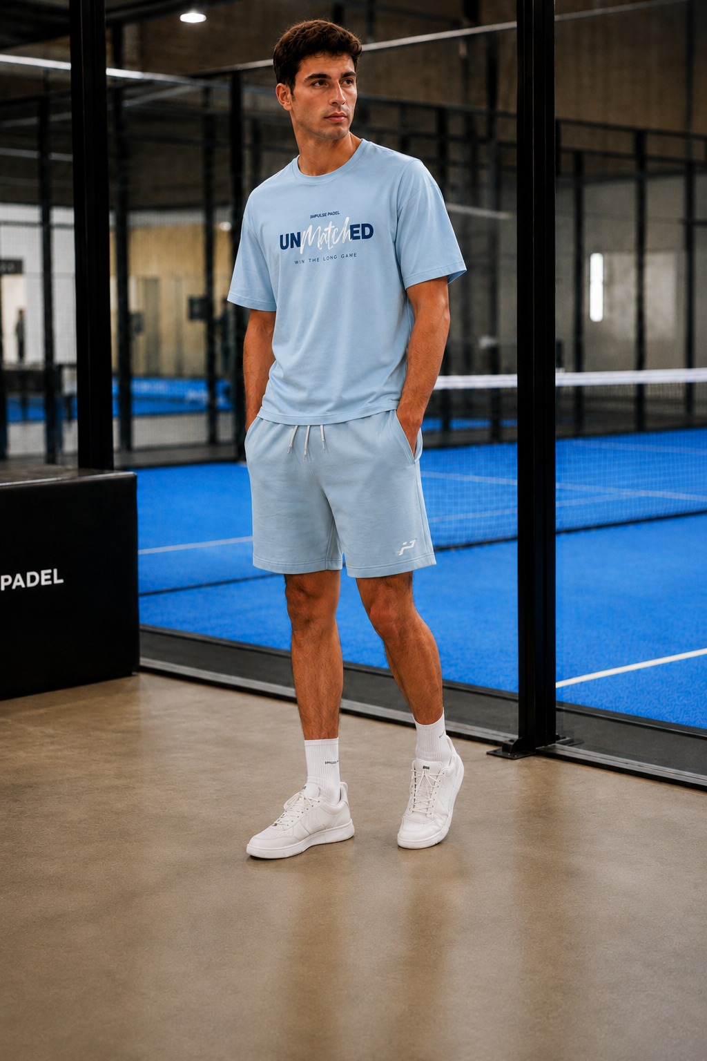 Bermuda homme premium Off Court bleu ciel porté