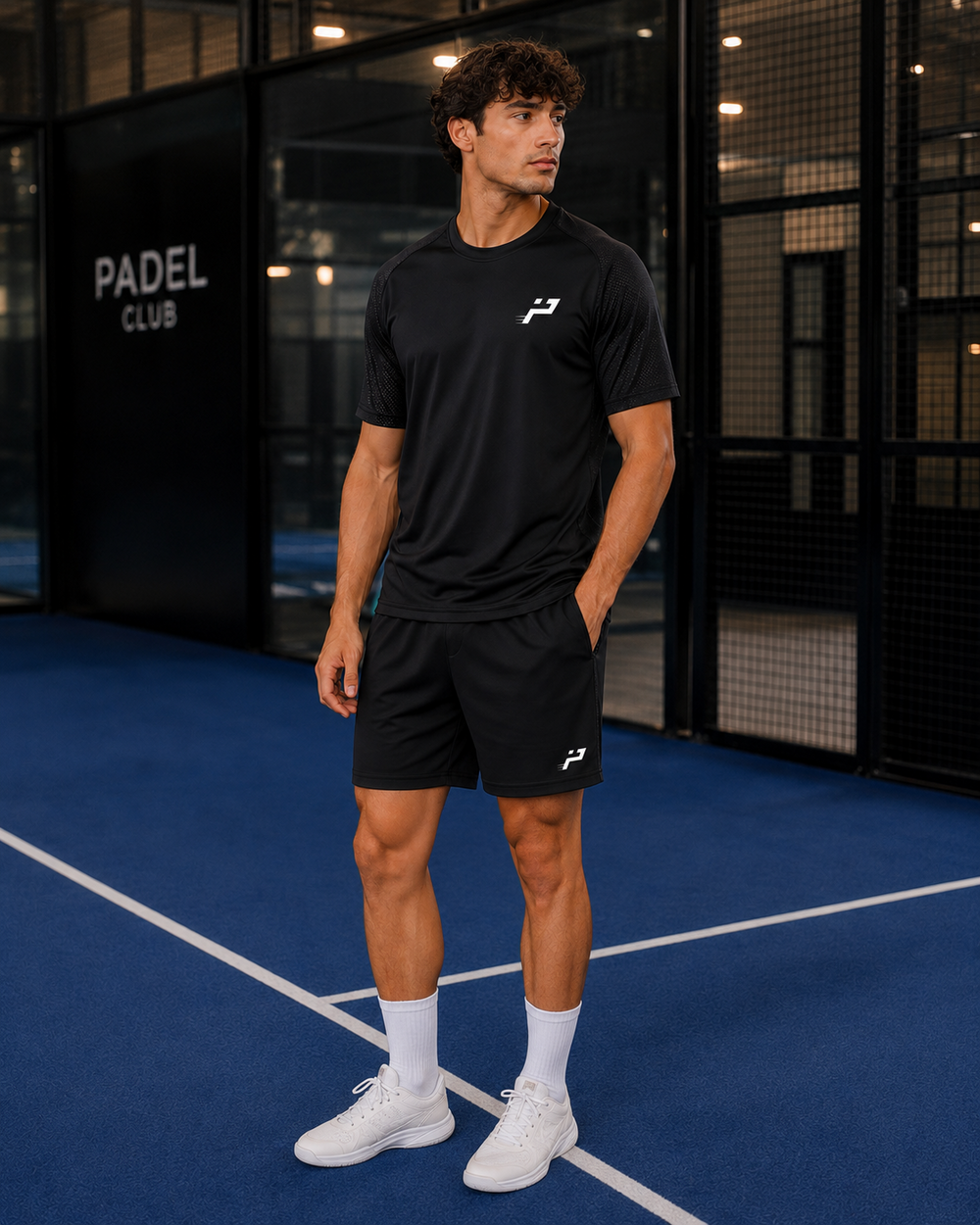 Short de padel homme Impulse Padel porté sur terrain
