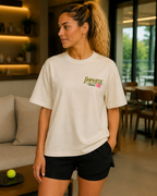 T-shirt de padel femme oversize ivoire Padel et Cocktail porté de face
