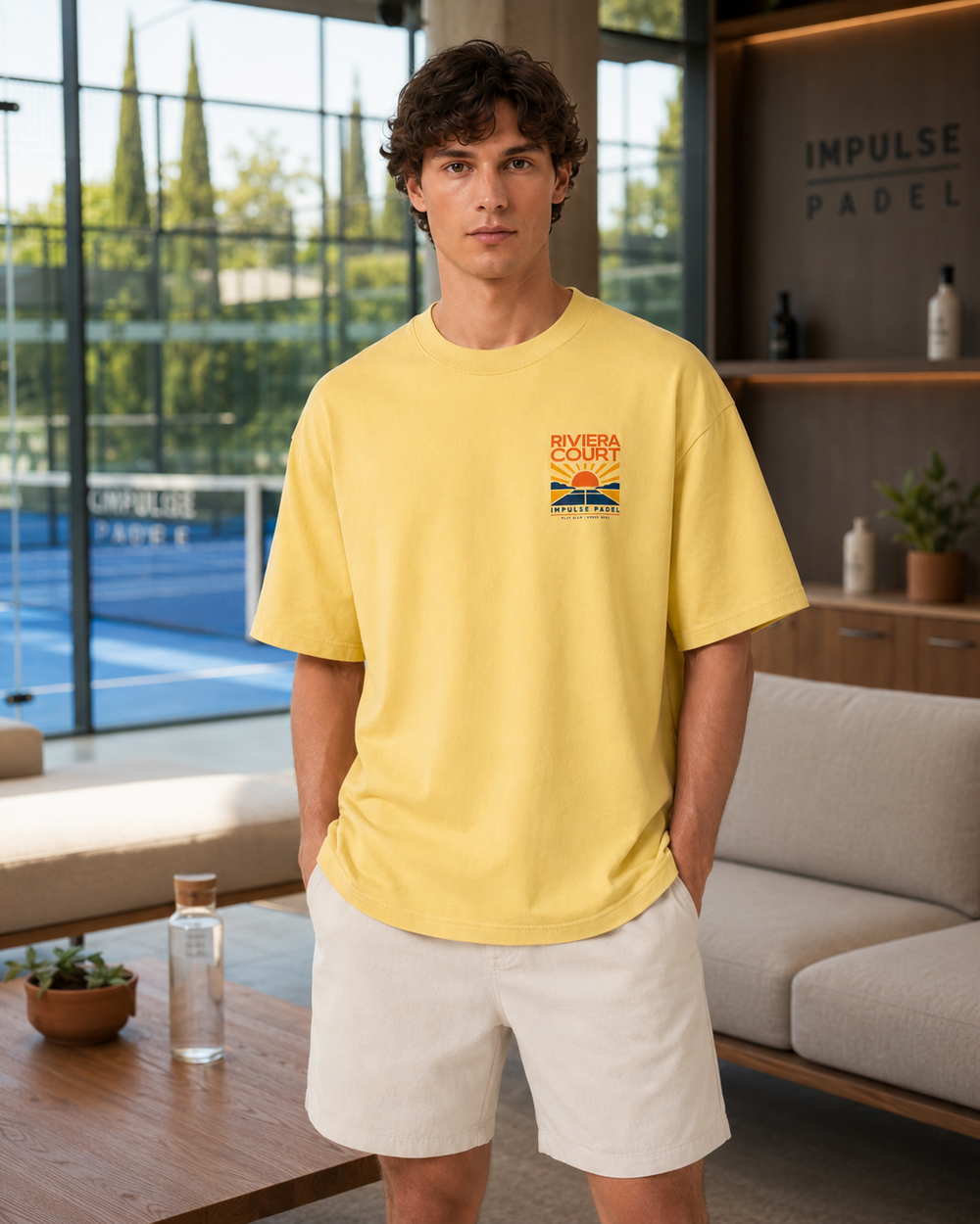 T-shirt lifestyle Riviera Court Impulse Padel porté au club
