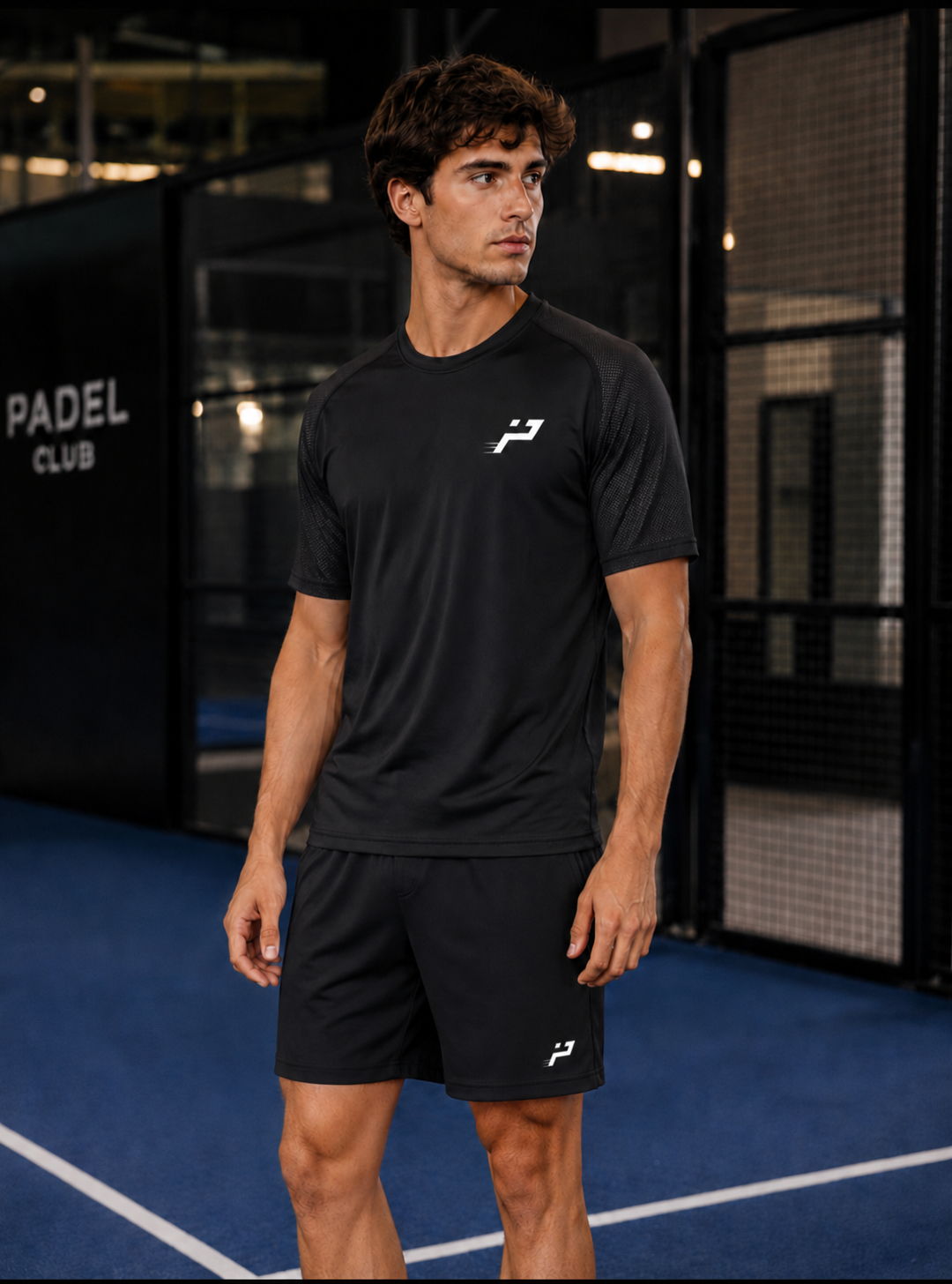 T-shirt technique padel homme noir porté de face
