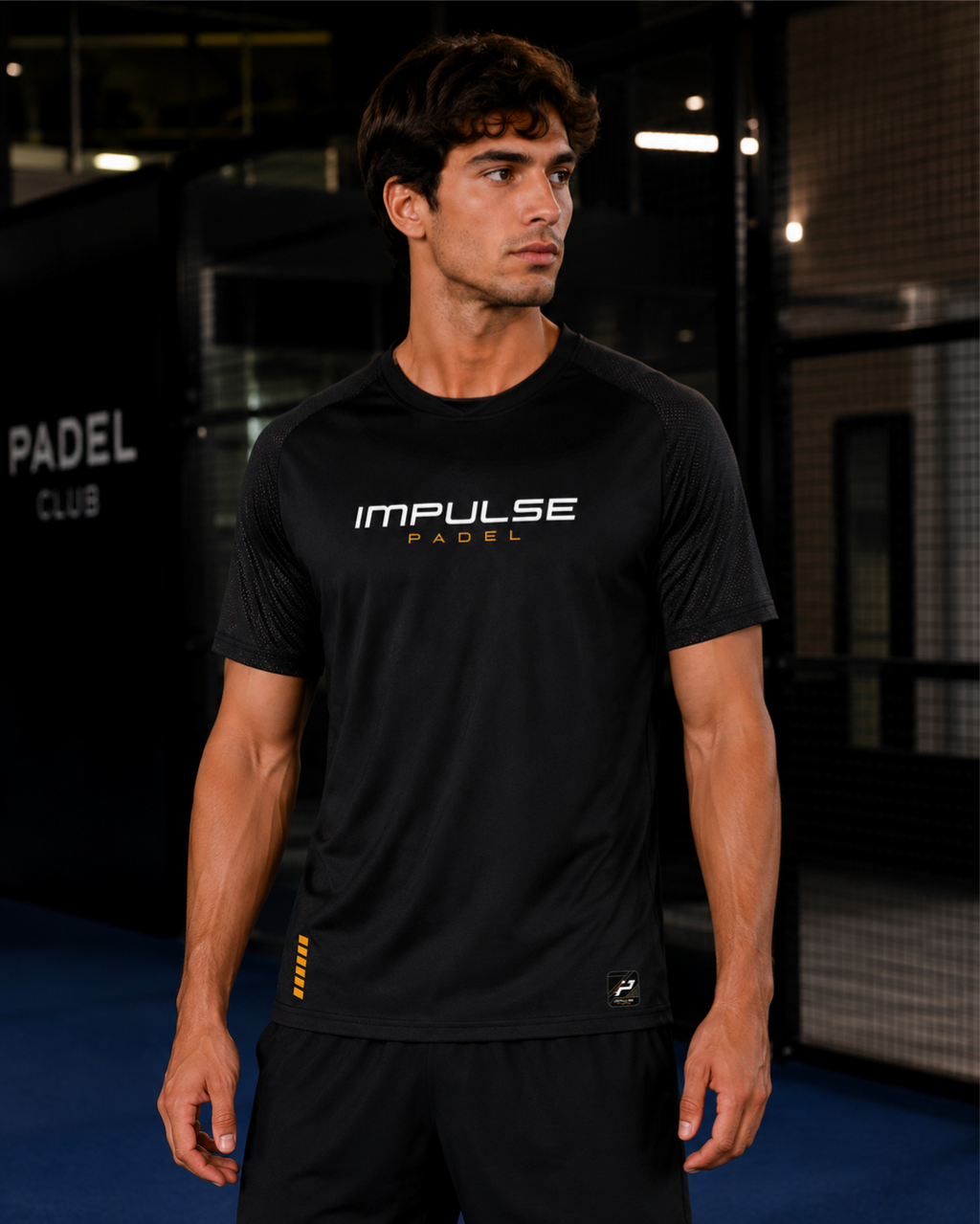 T-shirt technique de padel homme PA4030 noir Impulse porté de face
